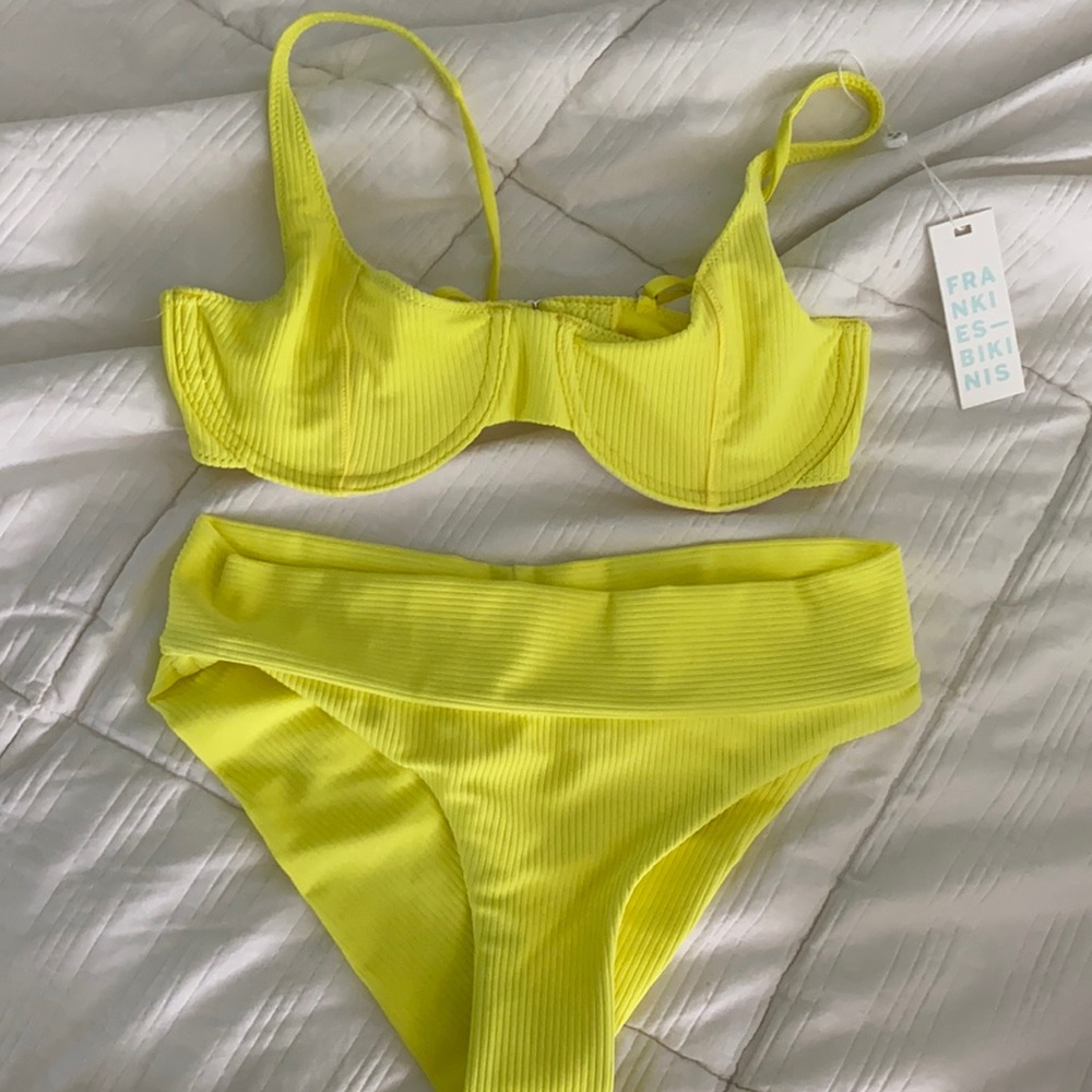 Frankies bikini set